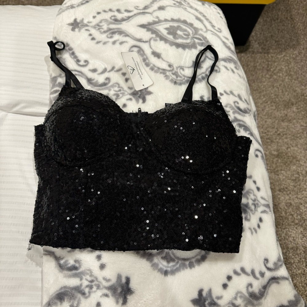 Windsor Black Sequin Crop Top. Small